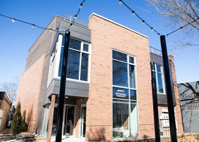 clinic-exterior-04-HelioKC-Physical-Therapy-Overland-Park-KS