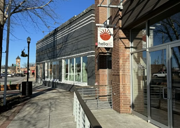 clinic-exterior-08-HelioKC-Physical-Therapy-Overland-Park-KS
