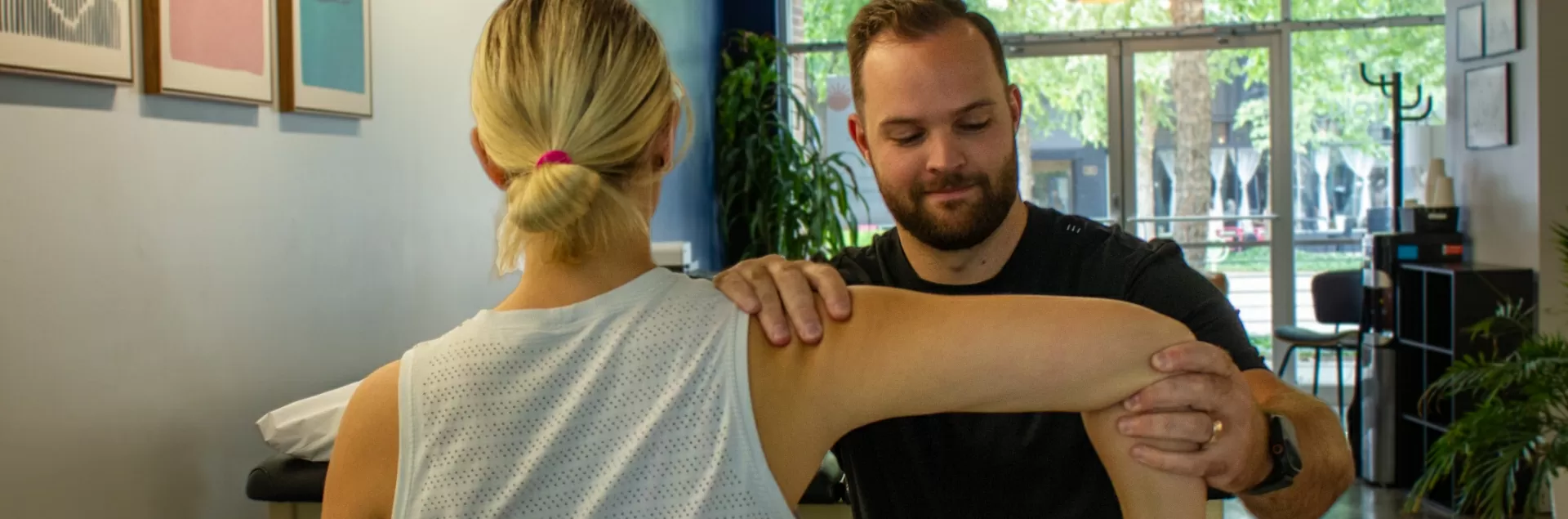 elbow-pain-HelioKC-Physical-Therapy-Overland-Park-KS-header