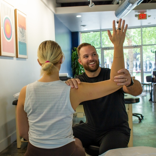 elbow-pain-HelioKC-Physical-Therapy-Overland-Park-KS